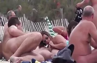 XXX Anak menidurinya di tante gendut porn kamar mandi.