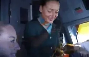XXX Ranting Rusia kencing ibu gendut bokep di belakang rumah ke mobil tanpa mengetahui Kamera tersembunyi.