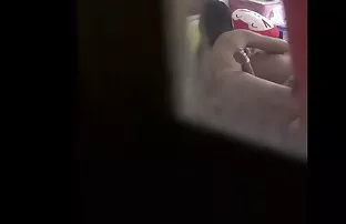 XXX Film Rusia di bokep ibu2 gemuk telepon, Bagaimana menempatkan jari di vagina di bar di bawah meja.
