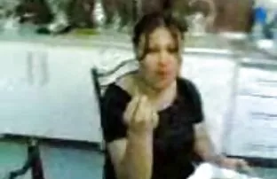 XXX kencing di dadanya. video seks orang gendut