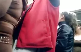 XXX Pemilik rumahnya menemukan bahwa dia adalah seorang jutawan gendut ngesex